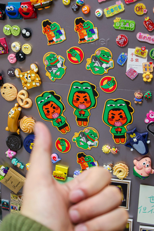 探鱼十周年来袭!烤鱼界扛把子联名悲伤蛙又出新品,爽麻无限,10刻开心